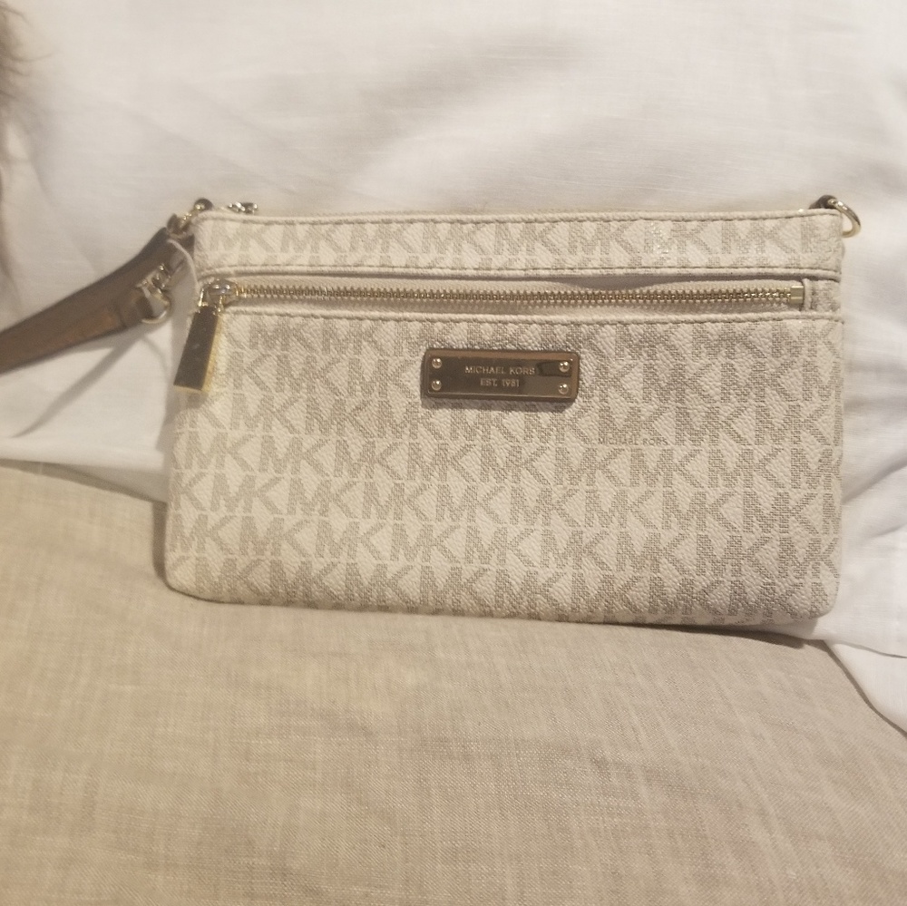 Michael Kors Wristlet